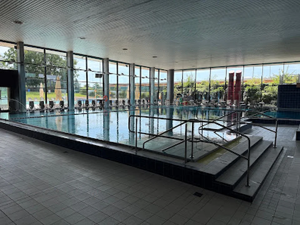 AquariUSH Swimming Pool & Sauna