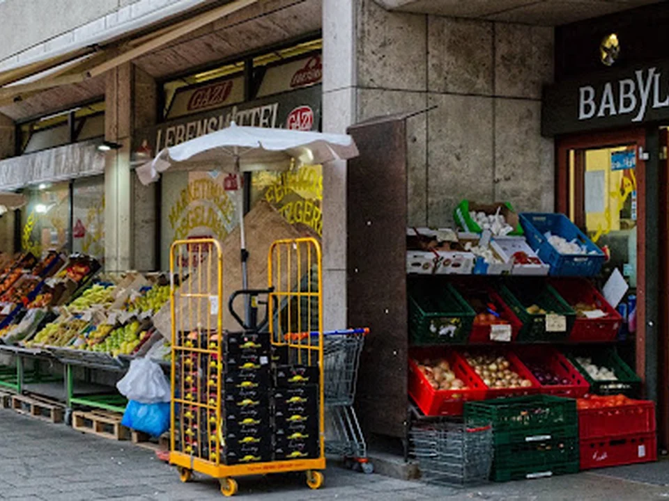 Foto de Babylon GAZI Supermarkt Lebensmittel Fleisch 100 % Halal