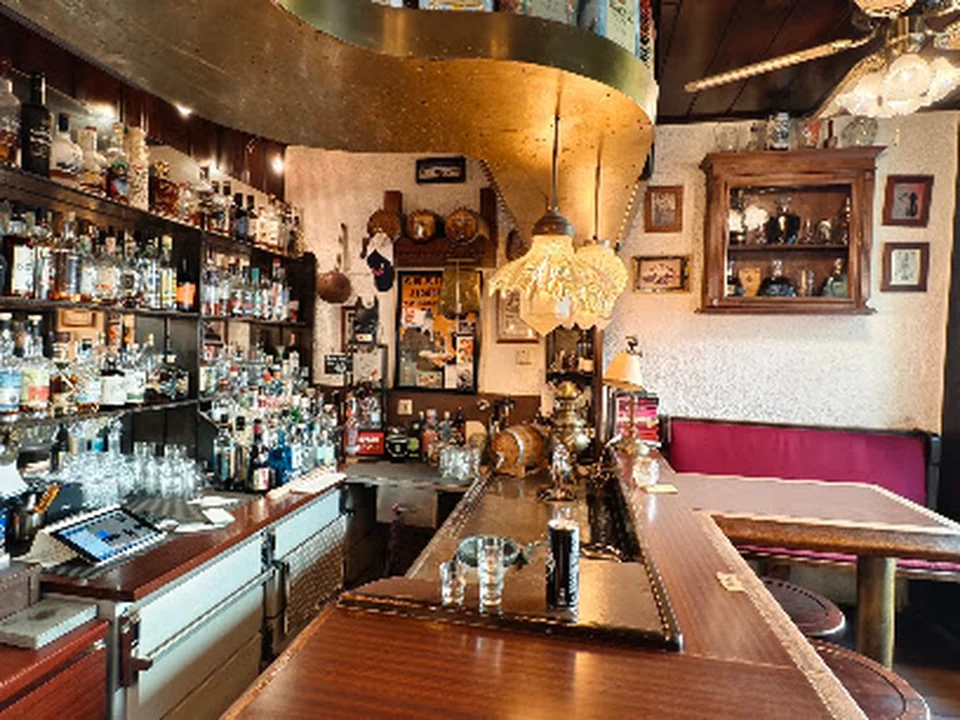 Barroom