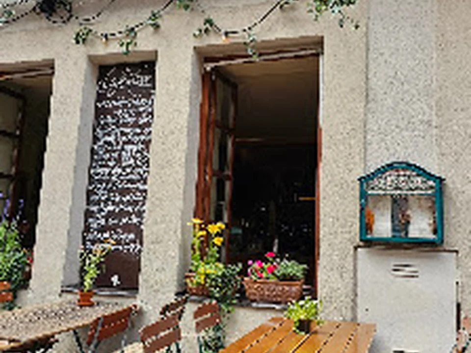 Cafe Lozzi
