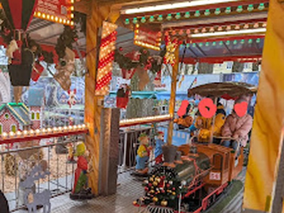 Christkindlmarkt unterm Maibaum