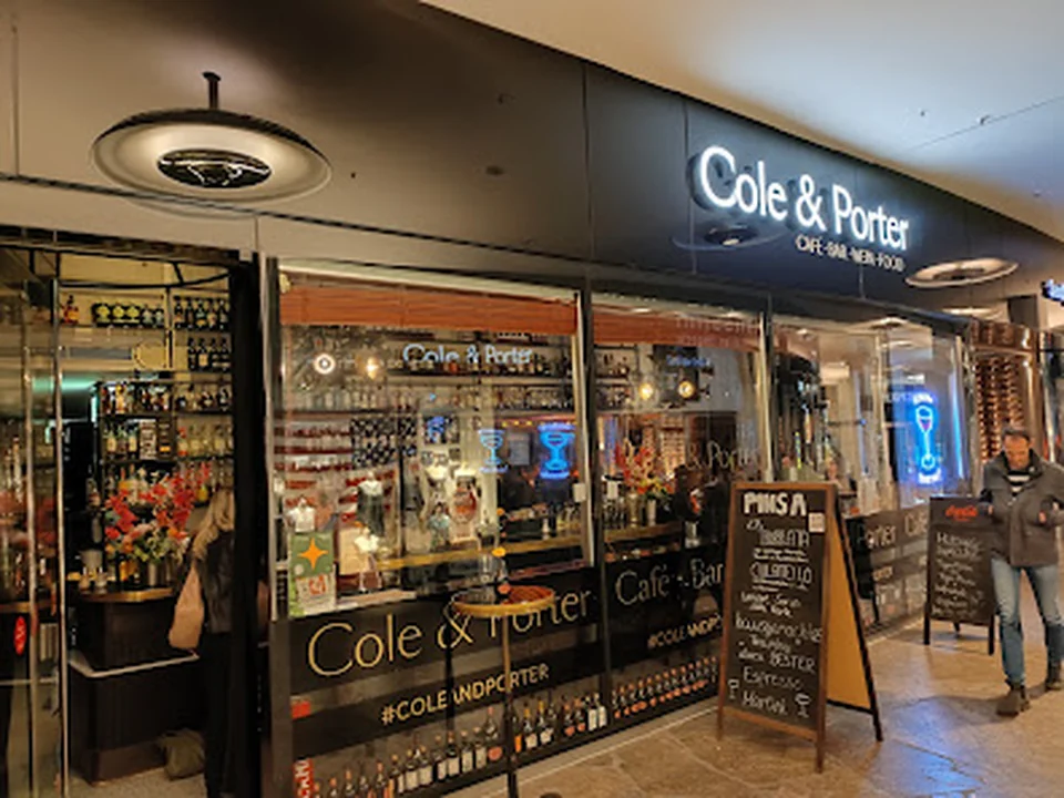 Cole & Porter Bar