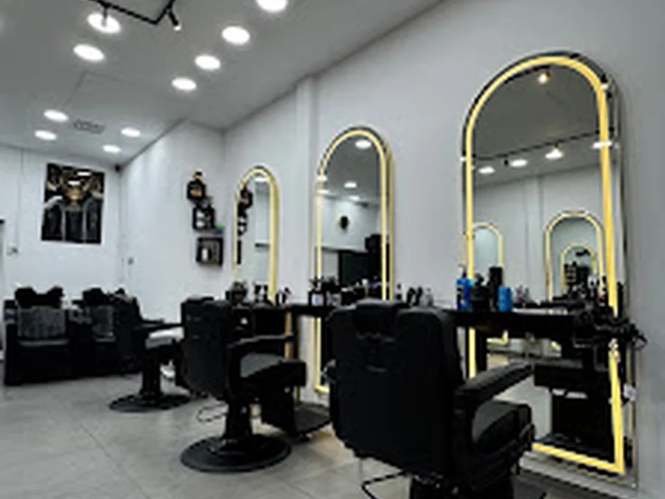 Georgis Friseure