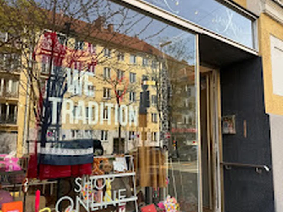 Jan & INA costumes STORE