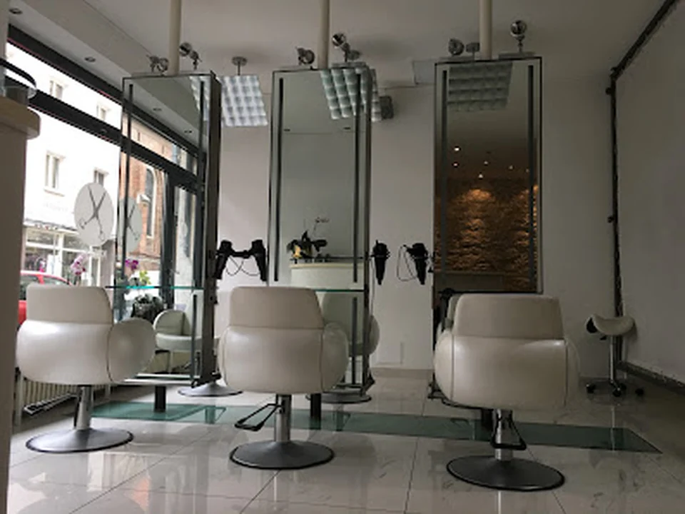 Kreuz 1 Friseure