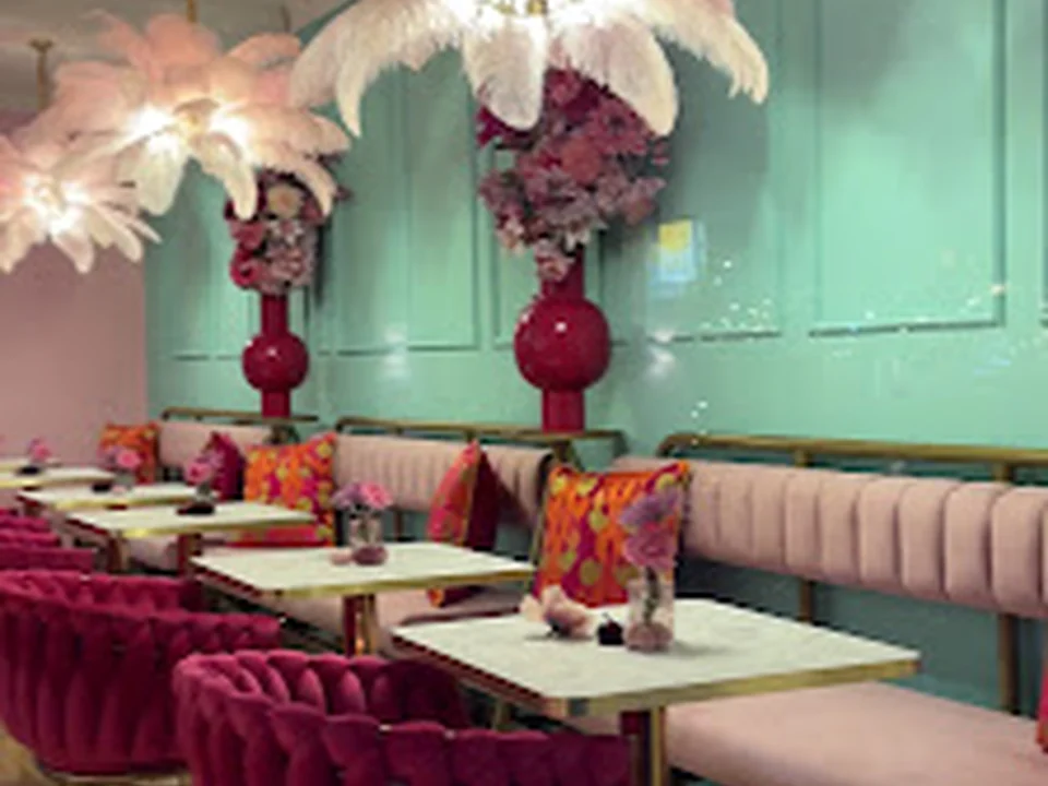 Life is Sweet Munich Cafe | Cheesecakes | Cakes | NY Cookies
