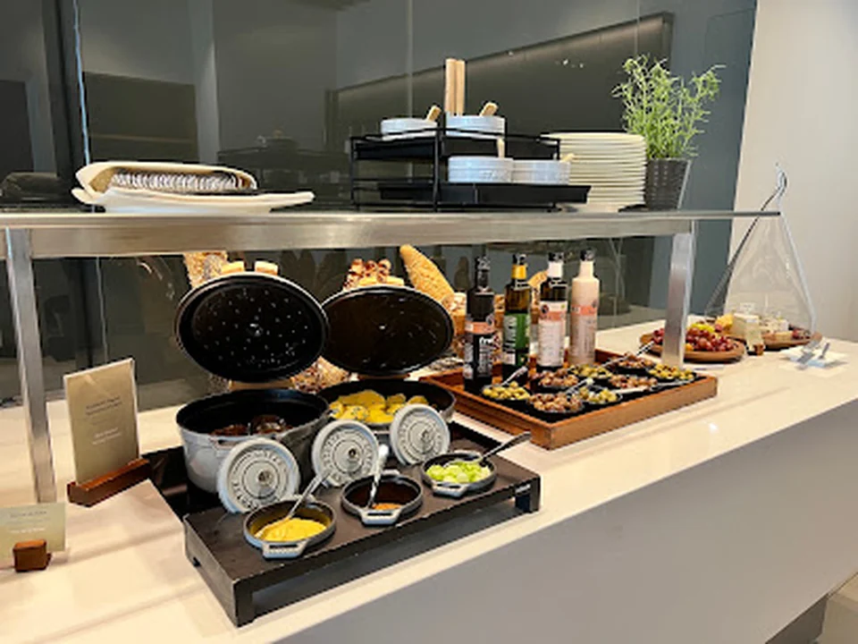 Lufthansa First Class Lounge Satellite