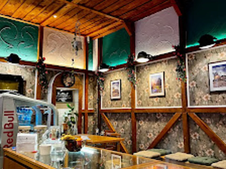 MackGorilla Cafe COFFEE & MORE