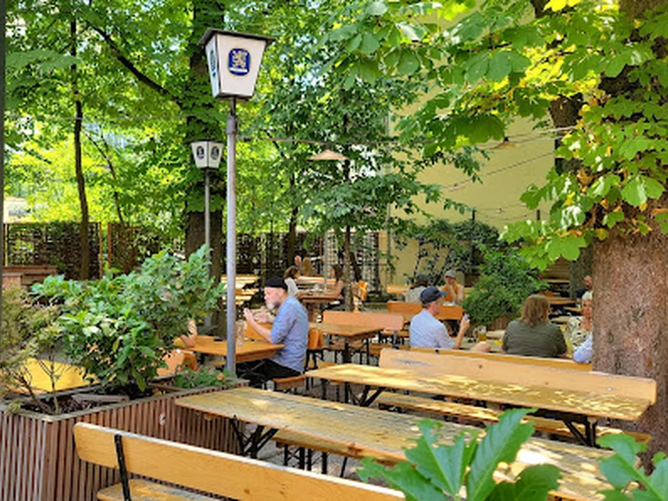 Max Emanuel Brauerei - Wirtshaus und Biergarten