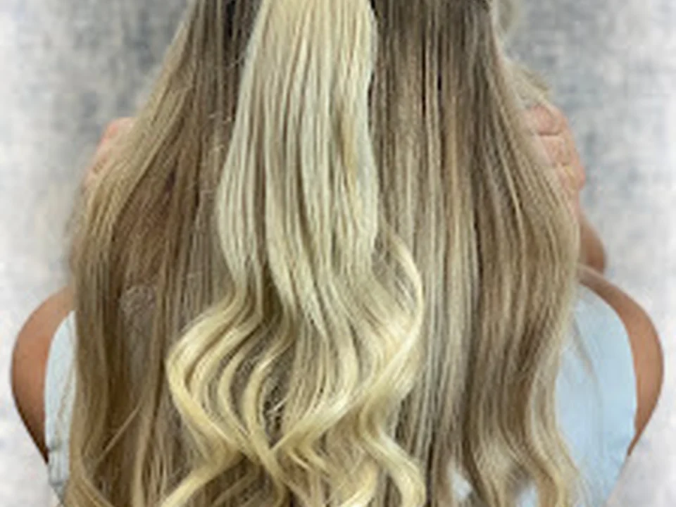 Nesrin Private Hairlounge - Friseur München Maximilianplatz - Balayage - Blond & Extensions