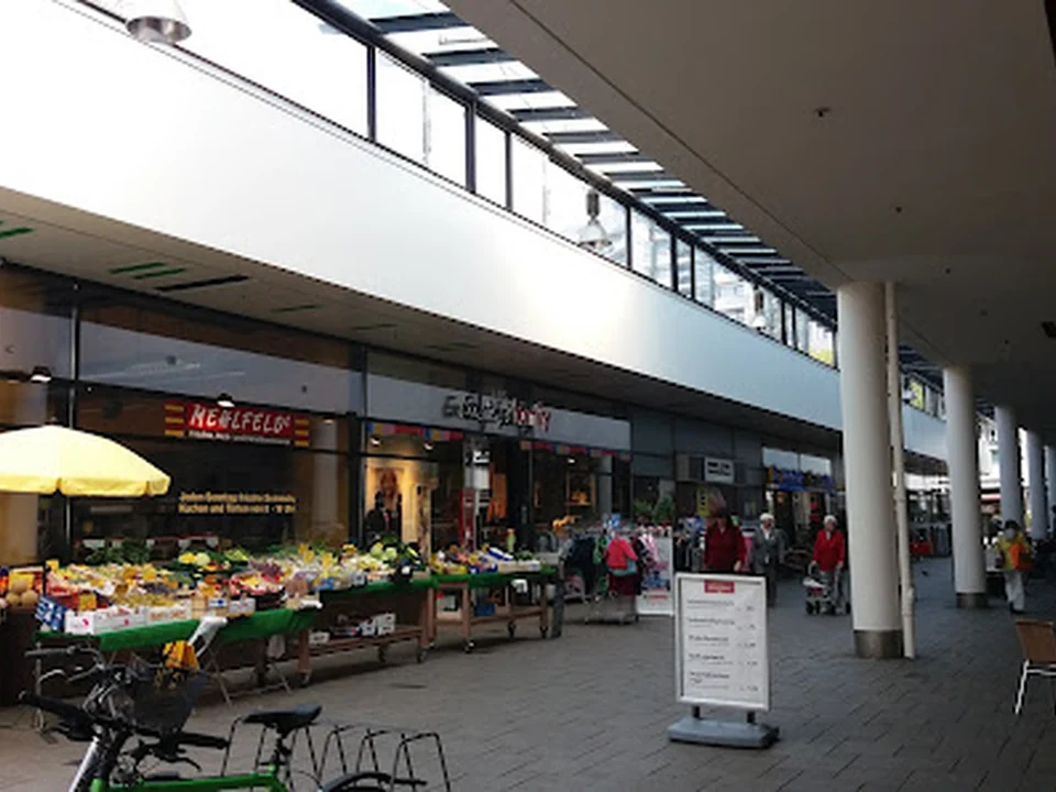 Shopping center Haderner Stern