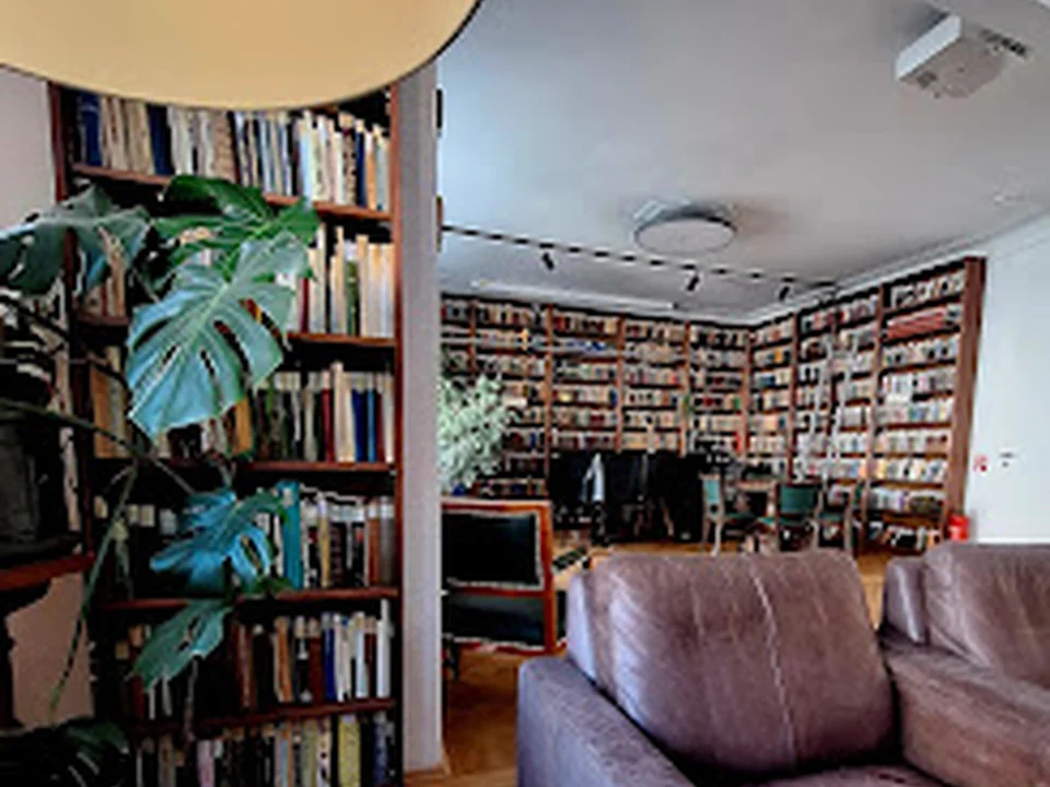 Tolstoy Library