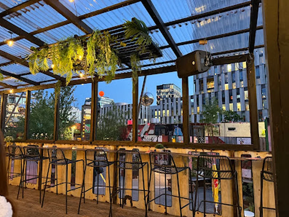 Transit Rooftop & Bar