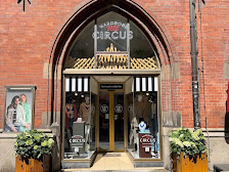 Wardrobe Circus