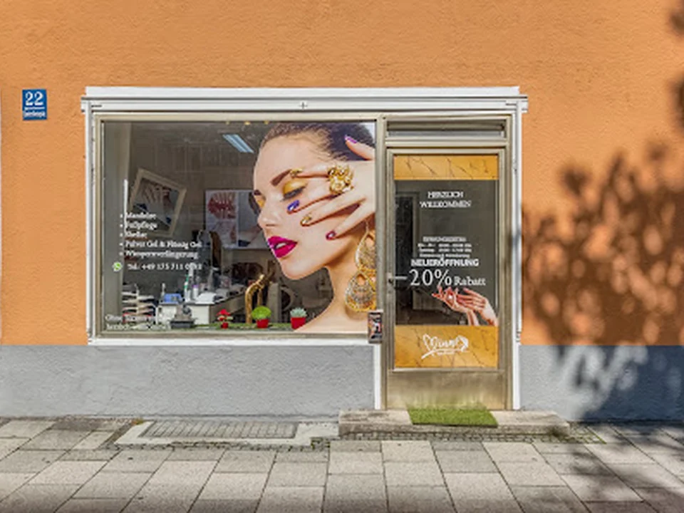 Mina - Nails & Lashes, Munich