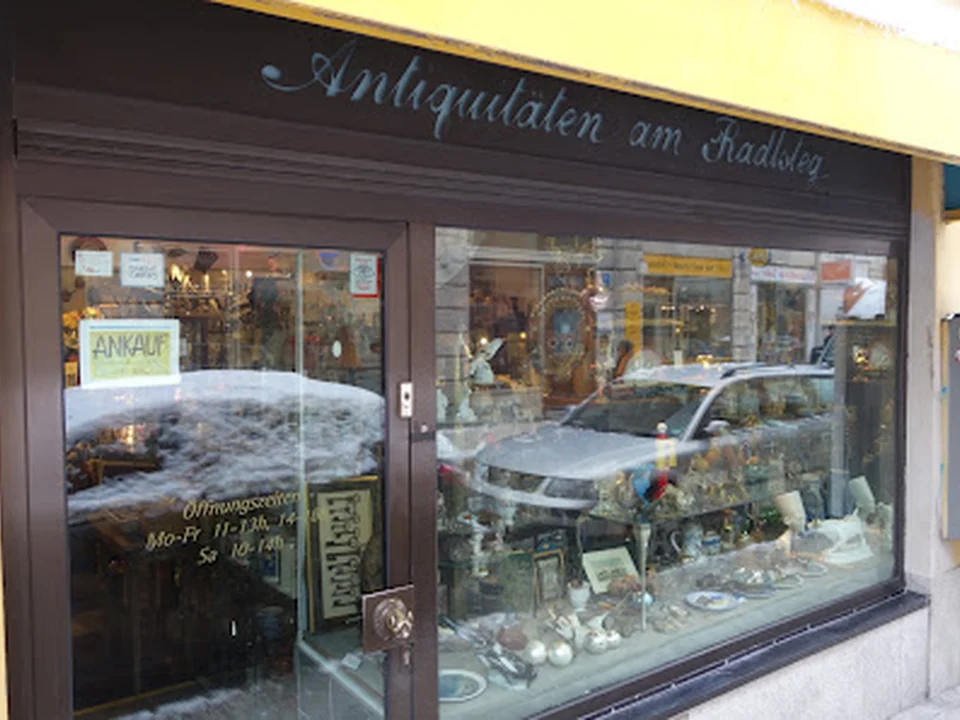 Antiquitäten am Radlsteg, Munich