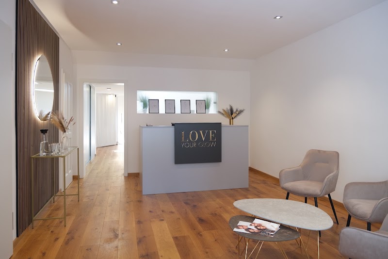 Love Your Glow – Dr. Sarah Bangert, Munich