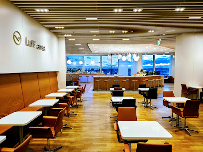 Lufthansa Senator Lounge Satellite Schengen